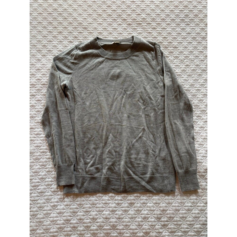 Women’s Gray Crewneck Long Sleeve Sweater
